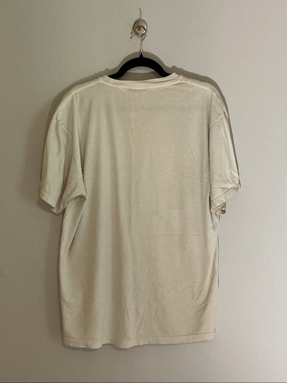 COMFORT COLORS Cream Tee with Red Graphic, Size XL. - Picture 3 of 3